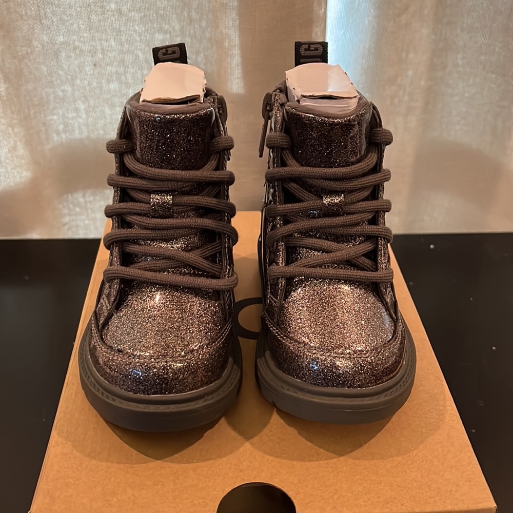UGG ROBLEY GLITTER BOOTS - Picture 4 of 4